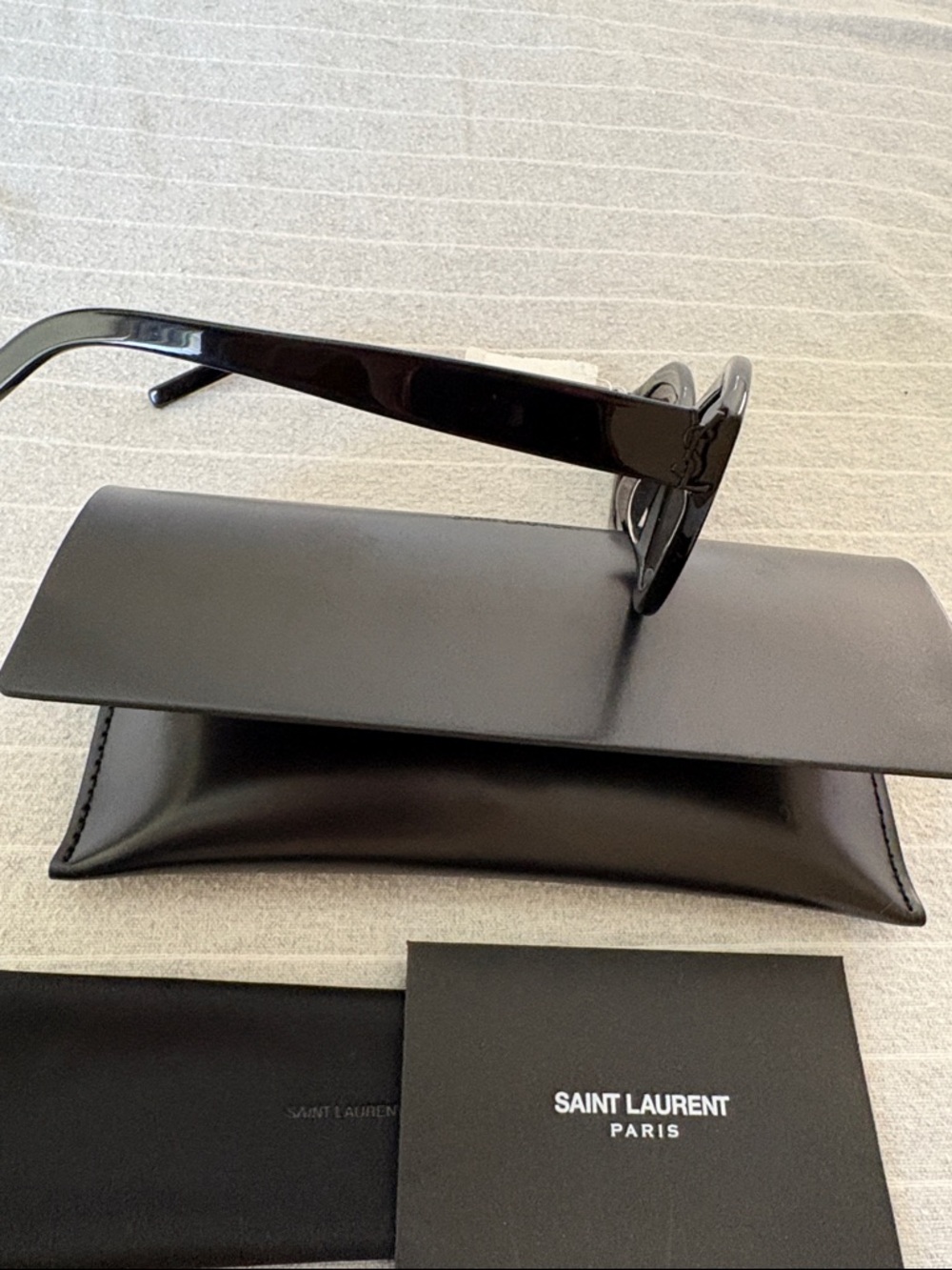 Authentic YSL Black Sunglasses with Logo - Picture 3 of 7